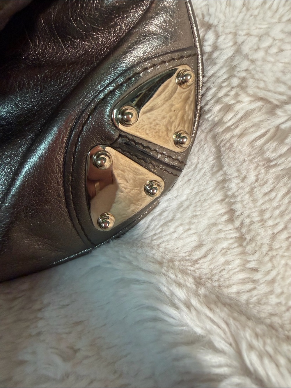 Gucci Small Indy Babouska Metallic Leather Bamboo Tassel Bag - Picture 4 of 16